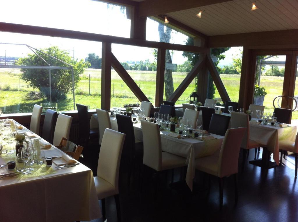 Relais De L'aérodrome 3*